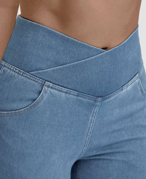 Calça Jeans de Cintura Alta Cruzada - Frete Grátis